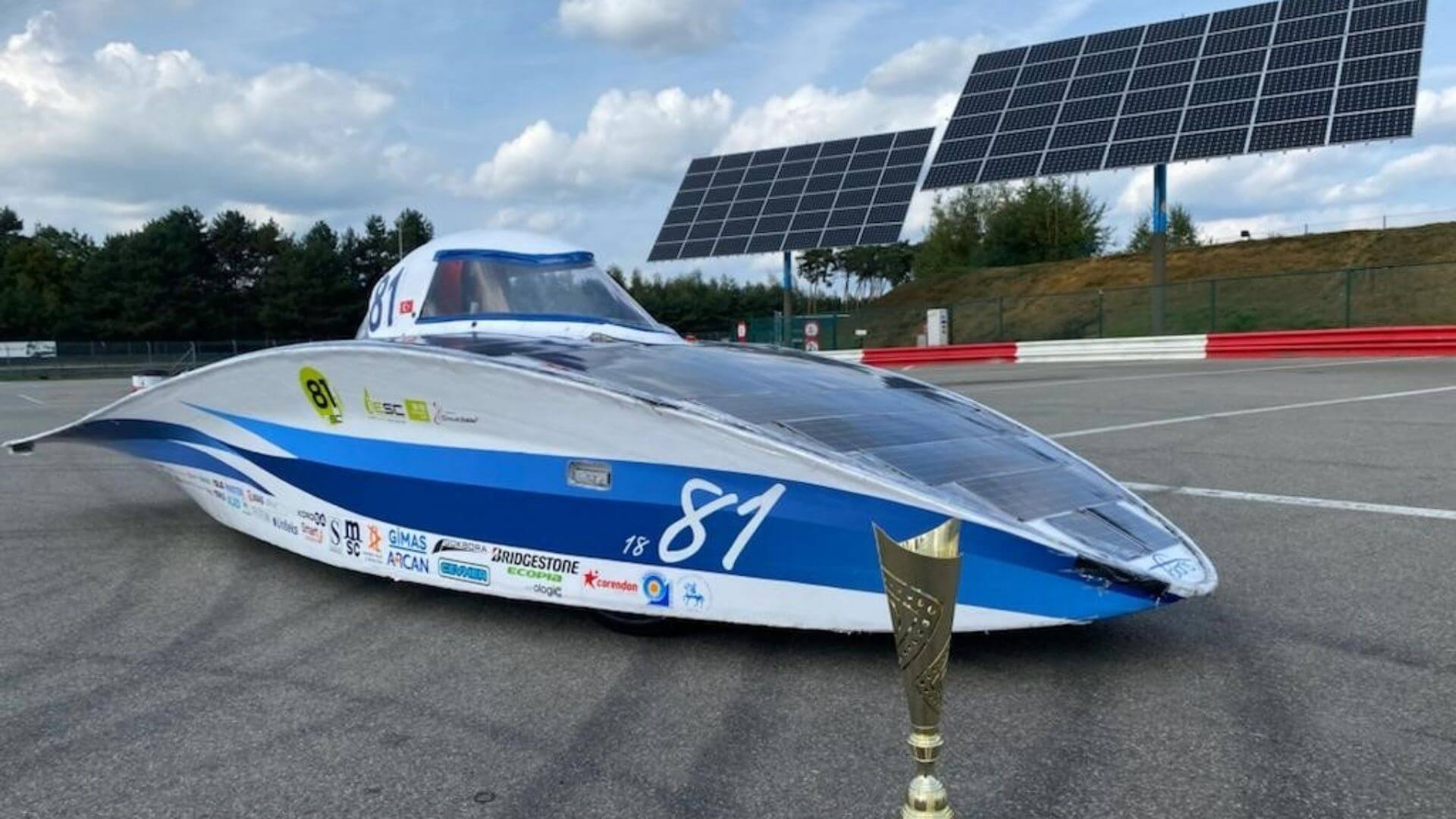  Dokuz Eylül Üniversitesi’nin Solaris Güneş Arabaları ekibi mücadeleye hazırlanıyor