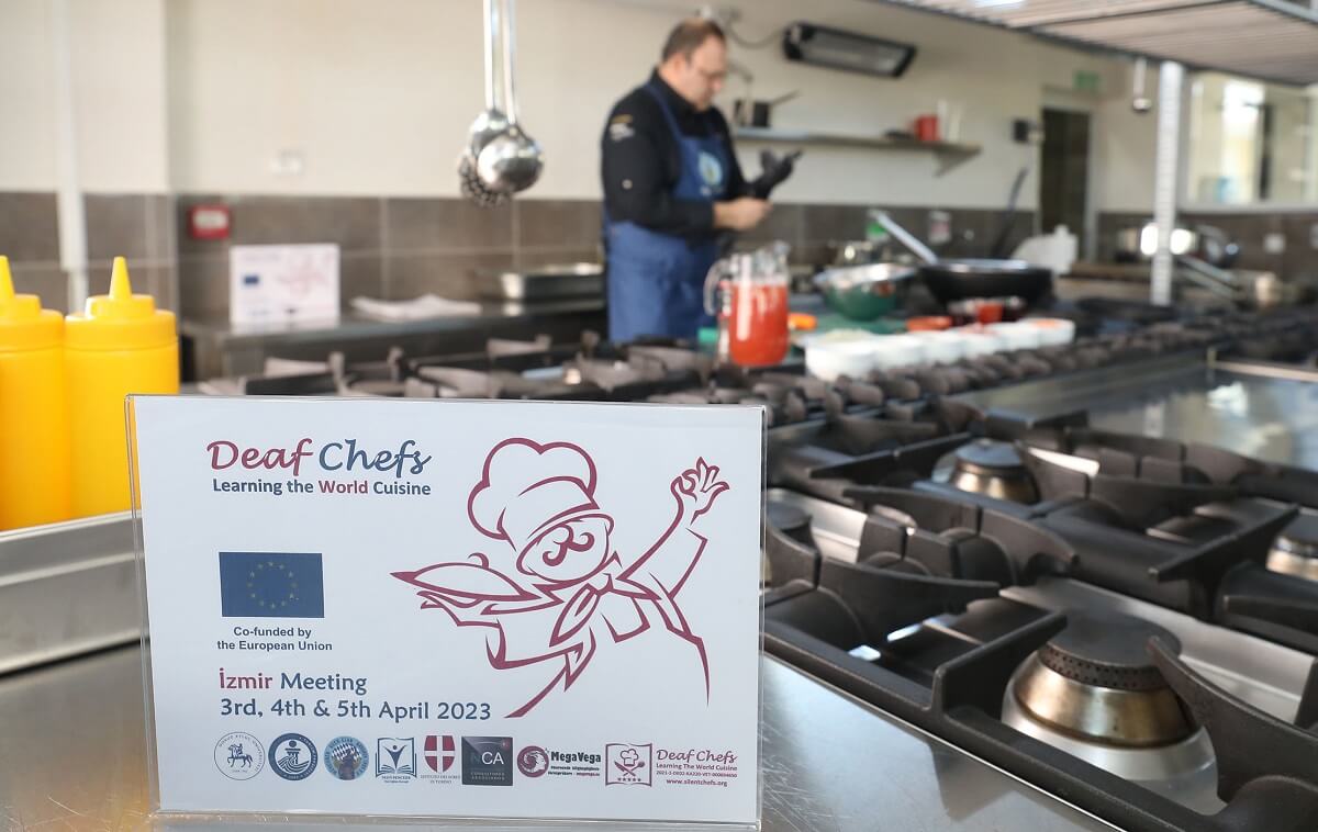  Ünlü şefler özel öğrencilerle anlamlı projede buluştu